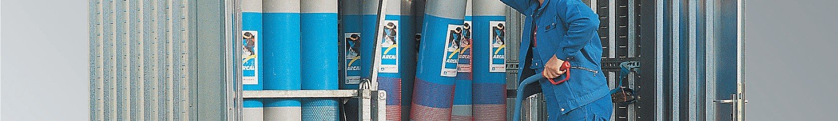 Stalen gasflessenopslag